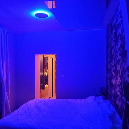 Love Room « L'Etreinte Doree » Illiers-Combray Exteriör bild