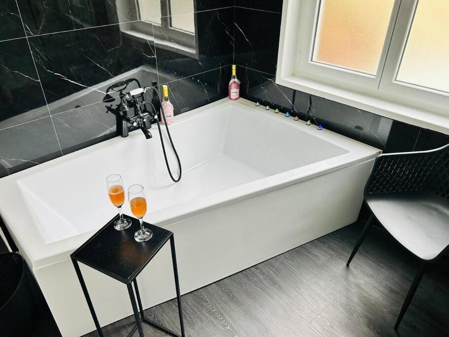 Love Room « L'Etreinte Doree » Illiers-Combray Exteriör bild